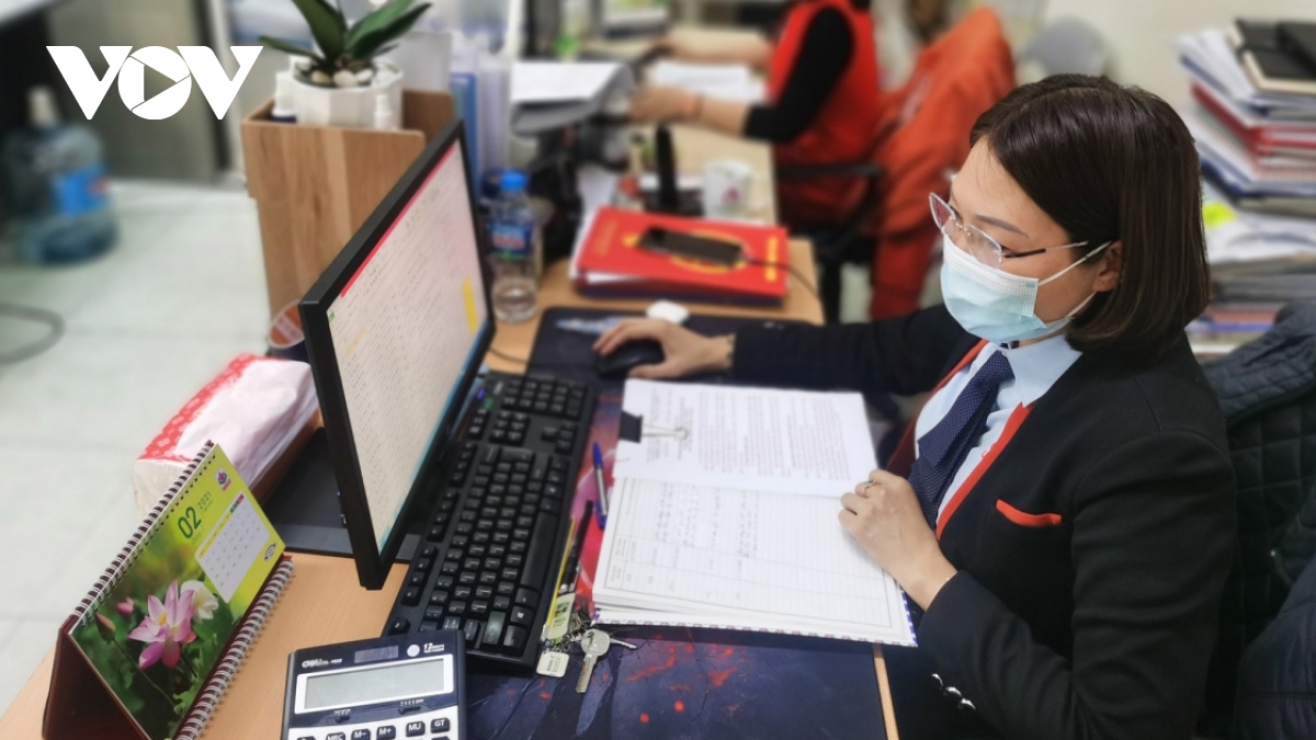 Offices take steps to prevent COVID-19 spread after Tet holiday